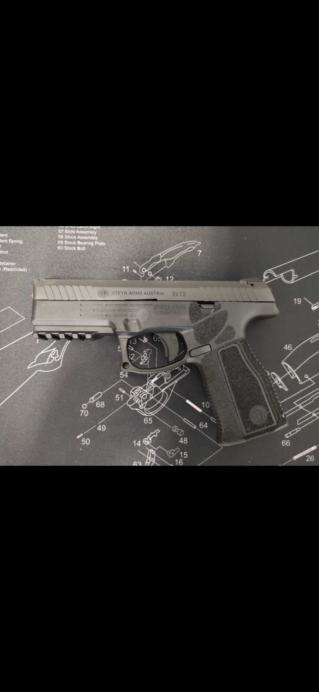 Pistolet Steyr L9-A2 MF Przyrządy trapezoidalne 9x19mm